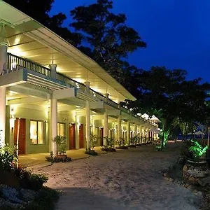 Resort Camayan Beach